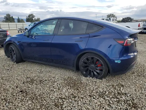 7SAYGDEF7NF401527 2022 TESLA MODEL Y - Image 2
