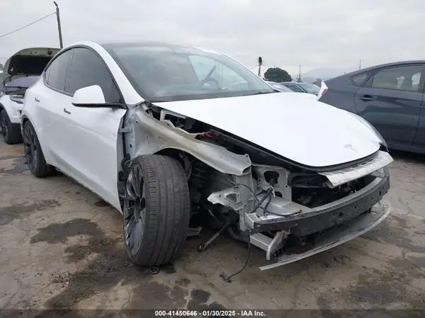 7SAYGDEF7NF403813 2022 TESLA MODEL Y - Image 1
