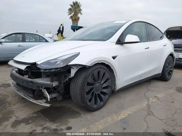 7SAYGDEF7NF403813 2022 TESLA MODEL Y - Image 2