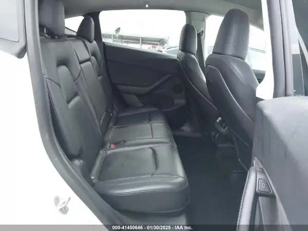 7SAYGDEF7NF403813 2022 TESLA MODEL Y - Image 8