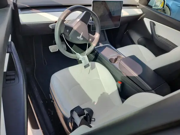 7SAYGDEF7NF405528 2022 TESLA MODEL Y - Image 8