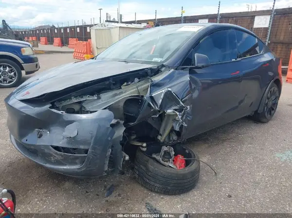 7SAYGDEF7NF405769 2022 TESLA MODEL Y - Image 2
