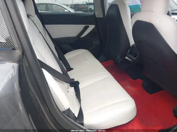 7SAYGDEF7NF405769 2022 TESLA MODEL Y - Image 8