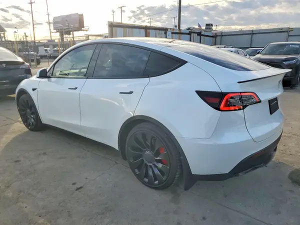 7SAYGDEF7NF405920 2022 TESLA MODEL Y - Image 2
