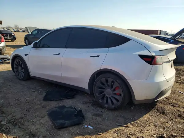 7SAYGDEF7NF407358 2022 TESLA MODEL Y - Image 2