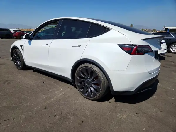 7SAYGDEF7NF407649 2022 TESLA MODEL Y - Image 2