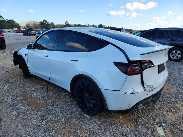 7SAYGDEF7NF414908 2022 TESLA MODEL Y - Image 2