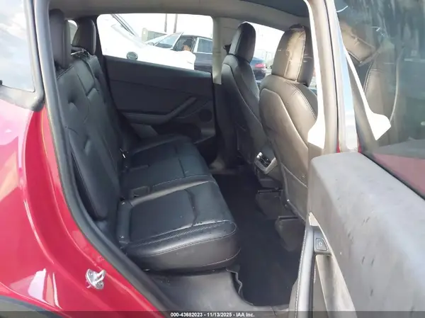 7SAYGDEF7NF437430 2022 TESLA MODEL Y - Image 8