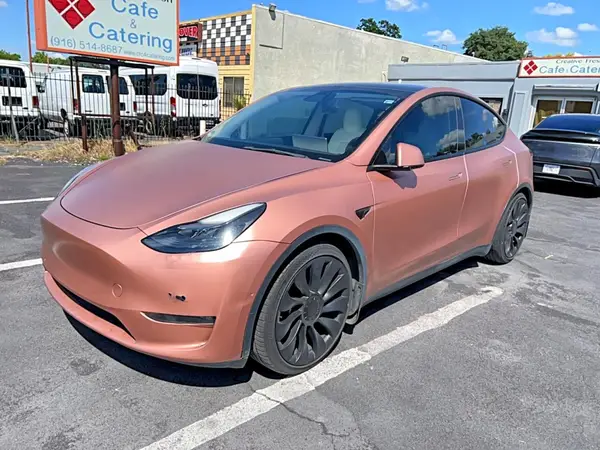 7SAYGDEF7NF441963 2022 TESLA MODEL Y - Image 2