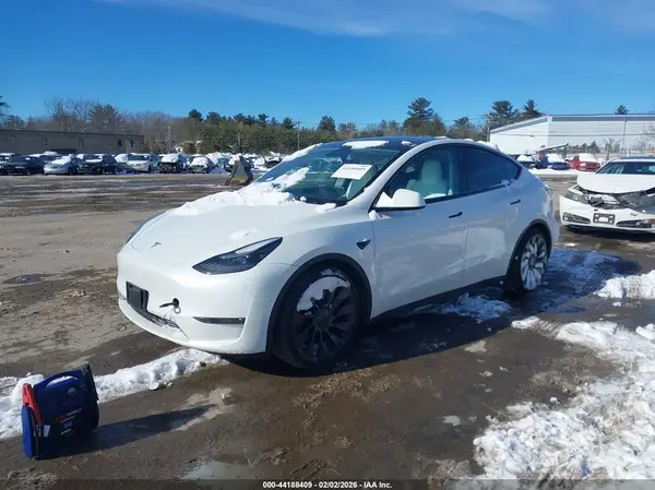 7SAYGDEF7NF456172 2022 TESLA MODEL Y - Image 2