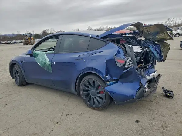 7SAYGDEF7NF456219 2022 TESLA MODEL Y - Image 2