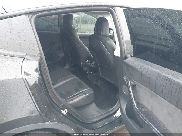 7SAYGDEF7NF457757 2022 TESLA MODEL Y - Image 8