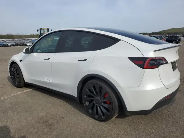 7SAYGDEF7NF465731 2022 TESLA MODEL Y - Image 2