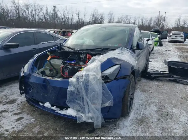 7SAYGDEF7NF469178 2022 TESLA MODEL Y - Image 2