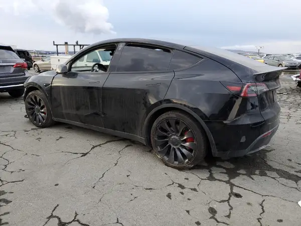 7SAYGDEF7NF484490 2022 TESLA MODEL Y - Image 2