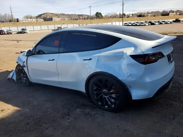 7SAYGDEF7NF486420 2022 TESLA MODEL Y - Image 2