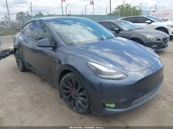 7SAYGDEF7NF486837 2022 TESLA MODEL Y - Image 1