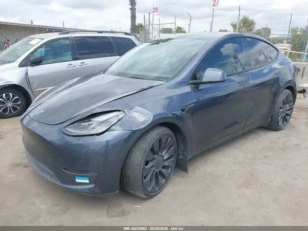 7SAYGDEF7NF486837 2022 TESLA MODEL Y - Image 2