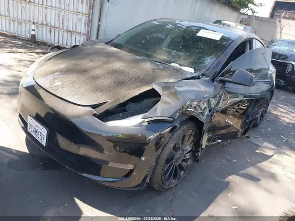 7SAYGDEF7NF486871 2022 TESLA MODEL Y - Image 2