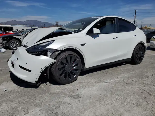 7SAYGDEF7NF490029 2022 TESLA MODEL Y - Image 1