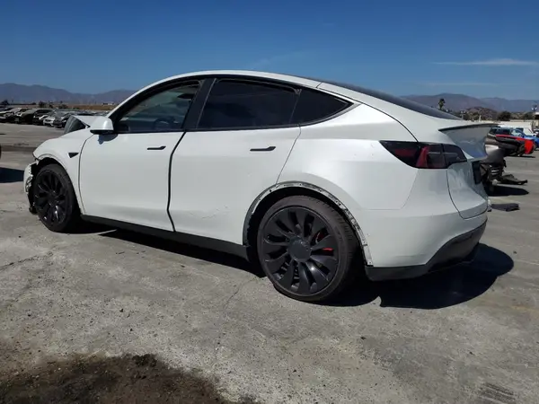 7SAYGDEF7NF490029 2022 TESLA MODEL Y - Image 2