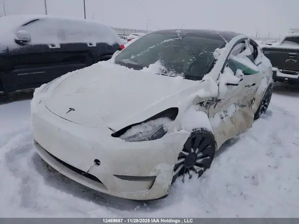 7SAYGDEF7NF490323 2022 TESLA MODEL Y - Image 2