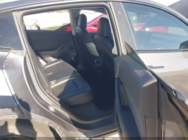 7SAYGDEF7NF491794 2022 TESLA MODEL Y - Image 8