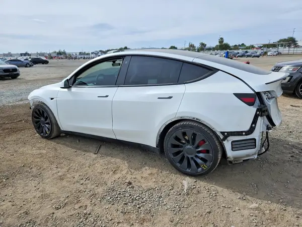 7SAYGDEF7NF493173 2022 TESLA MODEL Y - Image 2