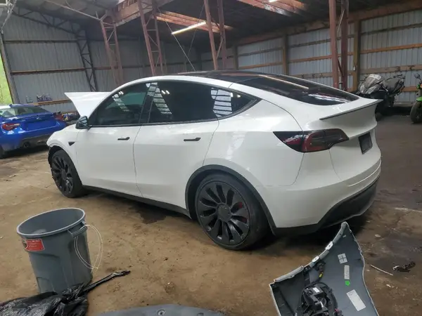 7SAYGDEF7NF511493 2022 TESLA MODEL Y - Image 2
