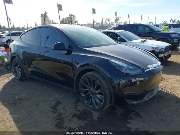 7SAYGDEF7NF516418 2022 TESLA MODEL Y - Image 1