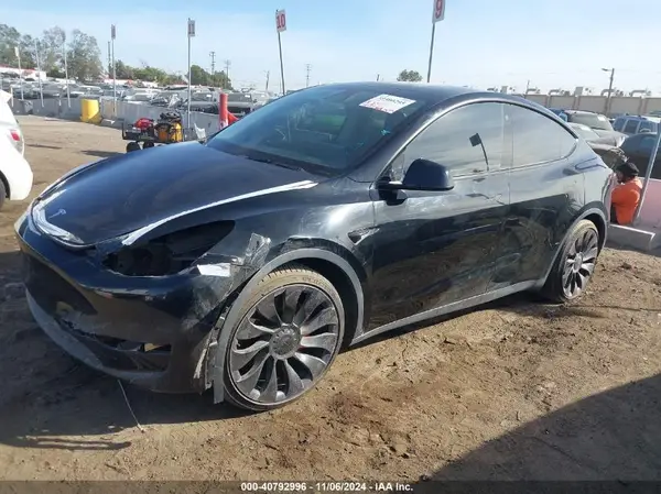 7SAYGDEF7NF516418 2022 TESLA MODEL Y - Image 2