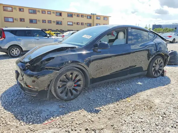 7SAYGDEF7NF517813 2022 TESLA MODEL Y - Image 1