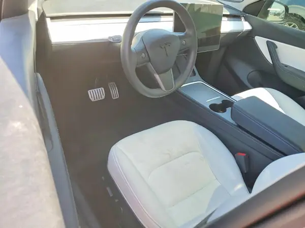 7SAYGDEF7NF517813 2022 TESLA MODEL Y - Image 8