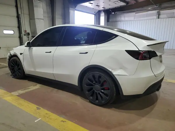 7SAYGDEF7NF520825 2022 TESLA MODEL Y - Image 2