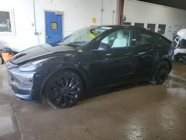 7SAYGDEF7NF523532 2022 TESLA MODEL Y - Image 1