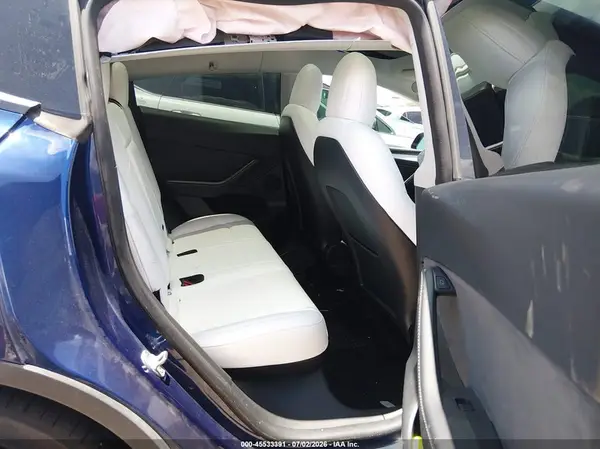 7SAYGDEF7NF529914 2022 TESLA MODEL Y - Image 8