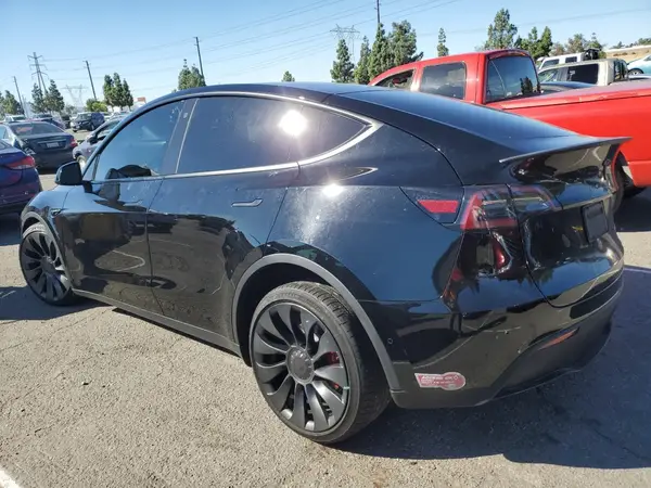 7SAYGDEF7NF540332 2022 TESLA MODEL Y - Image 2