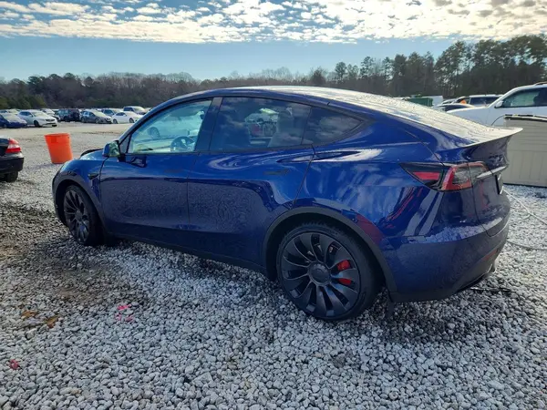 7SAYGDEF7NF546146 2022 TESLA MODEL Y - Image 2
