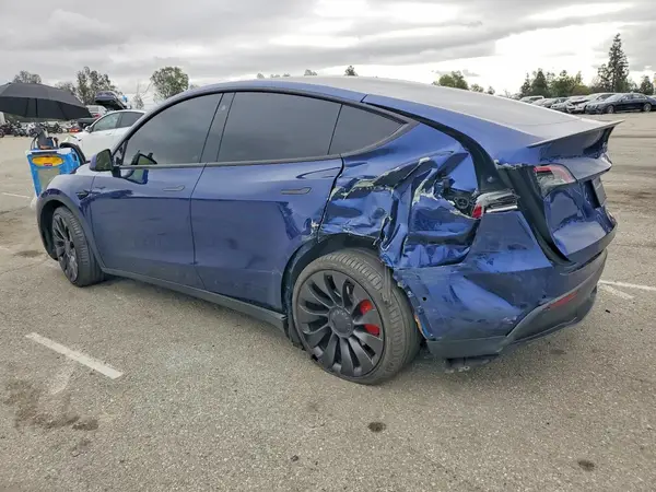 7SAYGDEF7NF548446 2022 TESLA MODEL Y - Image 2