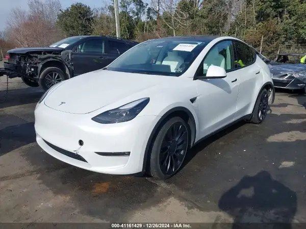 7SAYGDEF7NF548818 2022 TESLA MODEL Y - Image 2