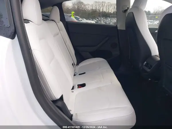 7SAYGDEF7NF548818 2022 TESLA MODEL Y - Image 8