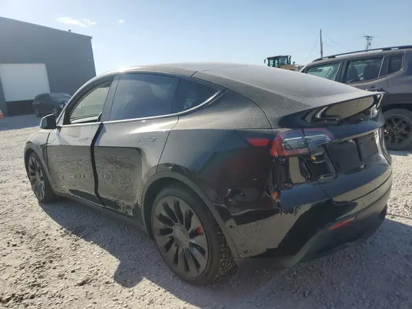 7SAYGDEF7NF557079 2022 TESLA MODEL Y - Image 2