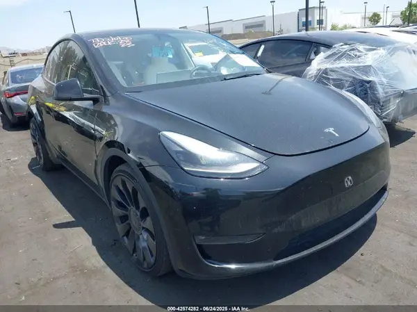 7SAYGDEF7NF558040 2022 TESLA MODEL Y - Image 1