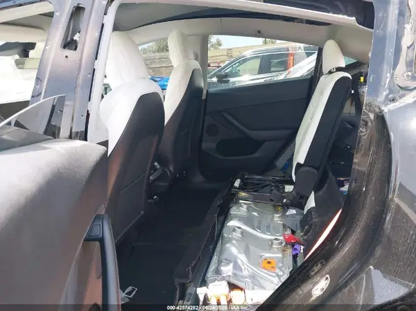 7SAYGDEF7NF558040 2022 TESLA MODEL Y - Image 8