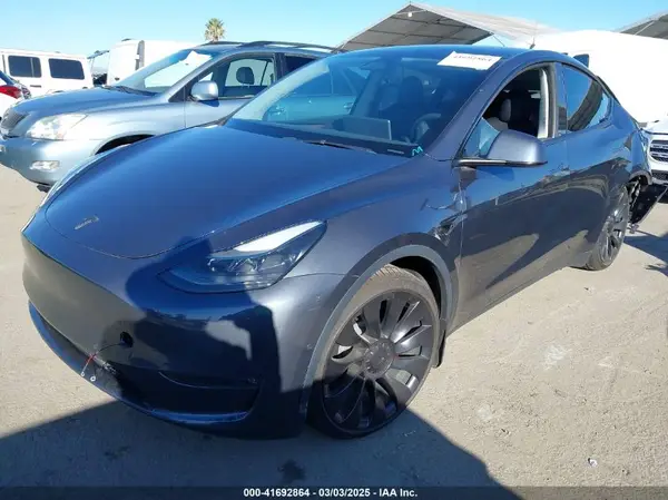 7SAYGDEF7NF562895 2022 TESLA MODEL Y - Image 2