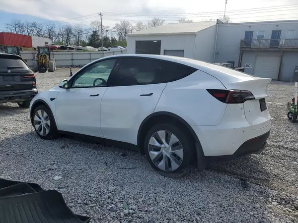 7SAYGDEF7PA048965 2023 TESLA MODEL Y - Image 2