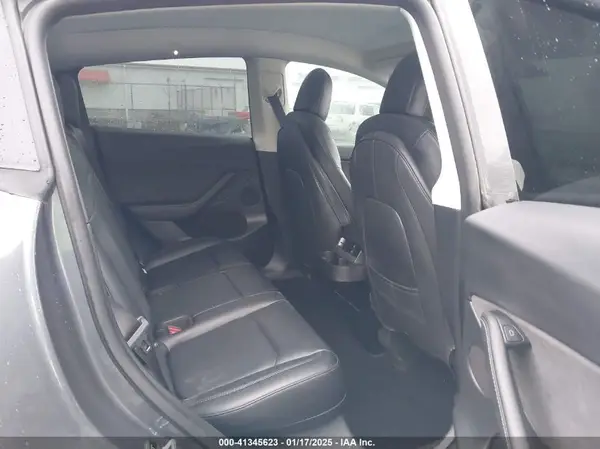 7SAYGDEF7PF582342 2023 TESLA MODEL Y - Image 8