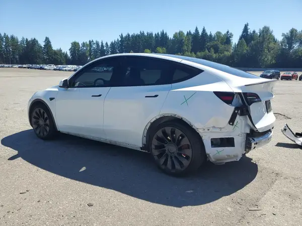 7SAYGDEF7PF583832 2023 TESLA MODEL Y - Image 2