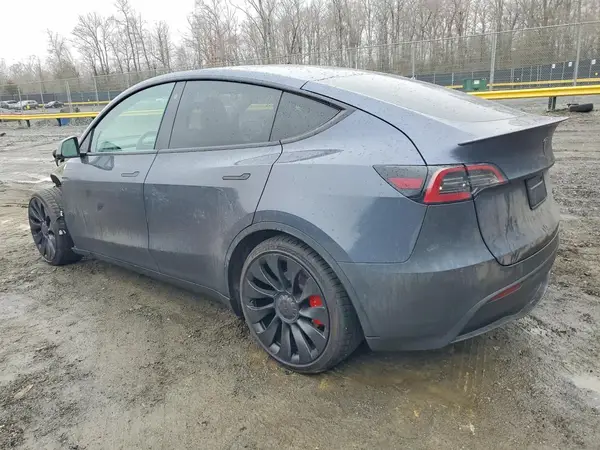 7SAYGDEF7PF588190 2023 TESLA MODEL Y - Image 2