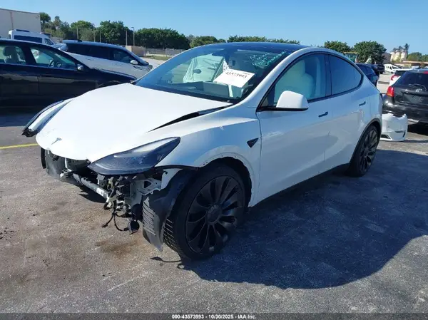 7SAYGDEF7PF602945 2023 TESLA MODEL Y - Image 2